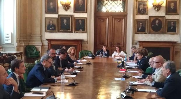 CONCORSI SCUOLA: BRACCIO DI FERRO TRA MIUR E SINDACATI. IL MIUR VUOLE PROCEDERE CON LA PUBBLICAZIONE DEI BANDI.